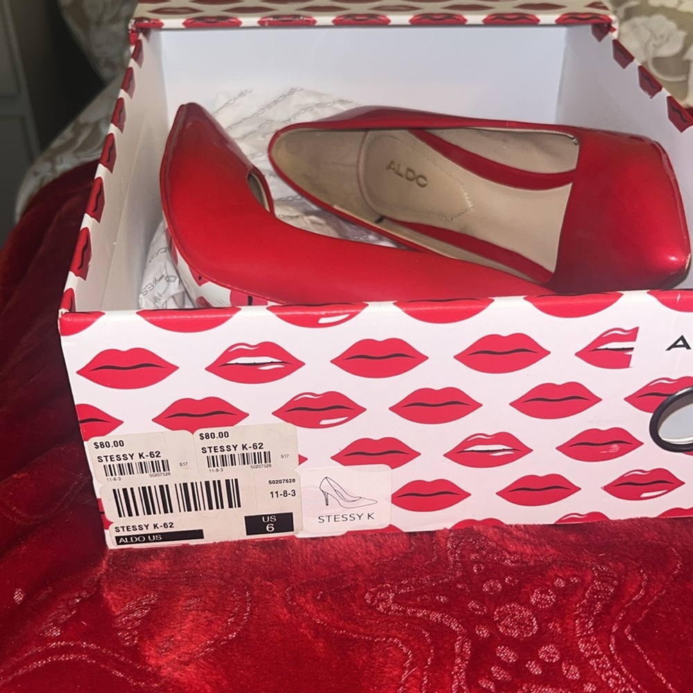 Red heels - Picture 5 of 5